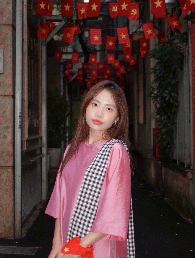 Dàn sao nhuộm đỏ MXH, không khí vui hơn Tết: Outfit xịn nhất chính là "merch quốc dân"- Ảnh 18.