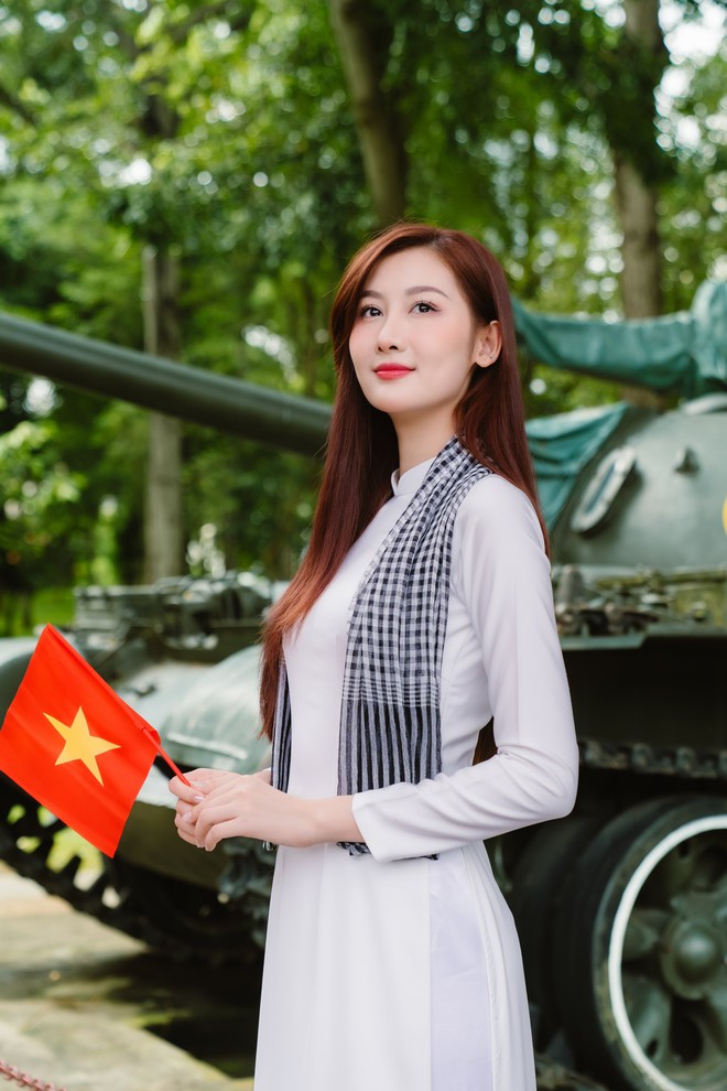 Dàn sao nhuộm đỏ MXH, không khí vui hơn Tết: Outfit xịn nhất chính là "merch quốc dân"- Ảnh 27.