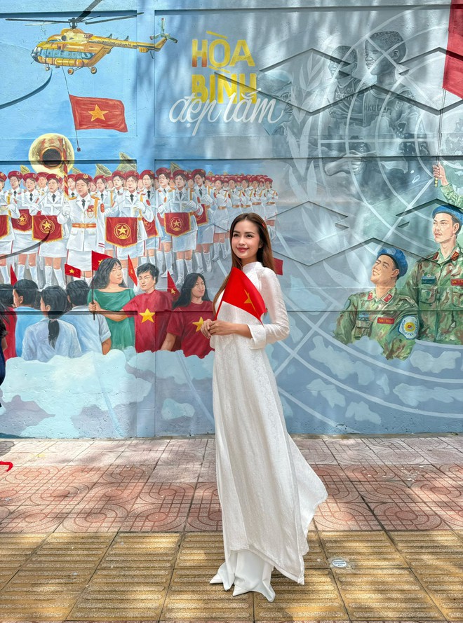 Dàn sao nhuộm đỏ MXH, không khí vui hơn Tết: Outfit xịn nhất chính là "merch quốc dân"- Ảnh 16.