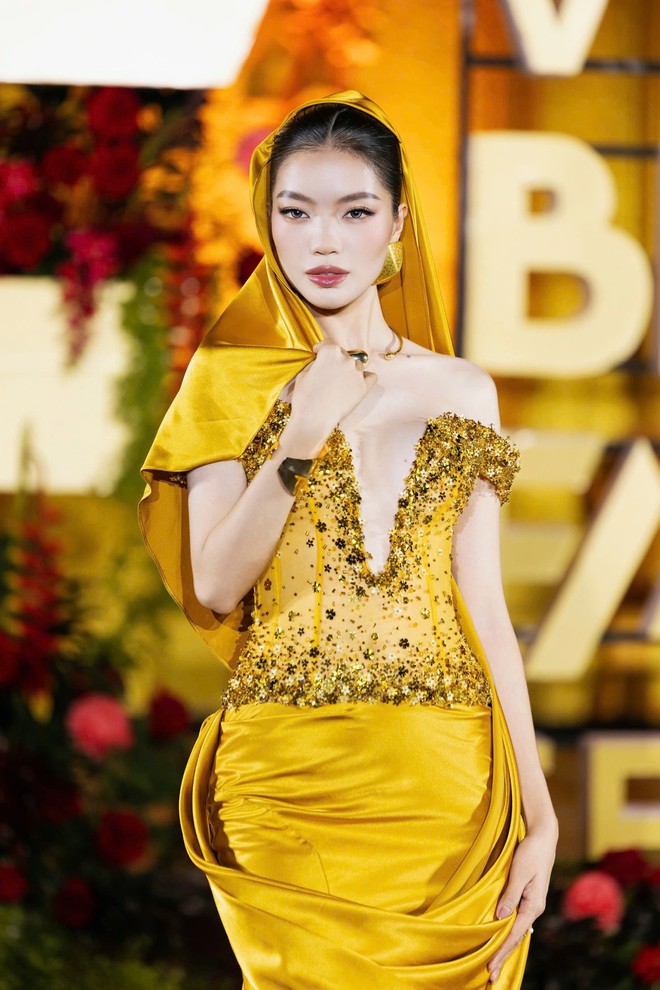 Tiểu Vy sáng tổng duyệt A80 ở Hà Nội, tối diễn show tại TPHCM- Ảnh 13.