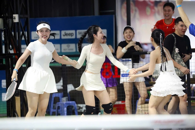 Vừa đi làm vừa học thạc sĩ vẫn vô địch pickleball, cô gái xinh đẹp ở TP.HCM nói về định kiến "ra sân để làm màu"- Ảnh 2.