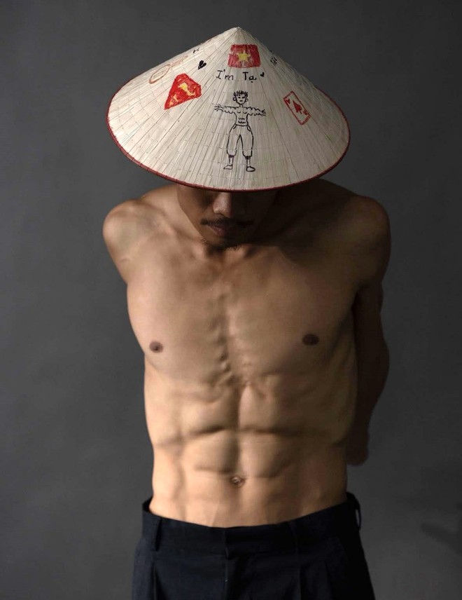 Dàn trai đẹp cơ bắp giúp 