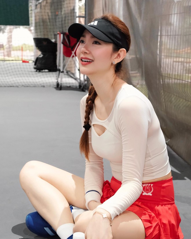 Nghiện pickleball kiểu Minh Hằng: Ra sân mặc chưa trùng bộ nào, cân đẹp từ đồ đắt tới rẻ bèo- Ảnh 10.