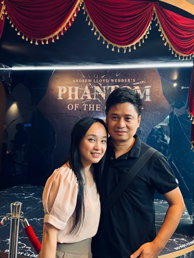 Hôn nhân hạnh phúc của Giám đốc Nhà hát Chèo Hà Nội và chồng tài tử mỗi ngày nhận 80 lá thư tình- Ảnh 7.