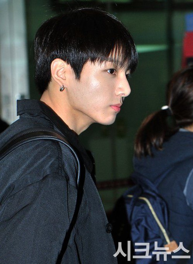Jungkook để lộ sụn mũi khi dự show thời trang?- Ảnh 6.