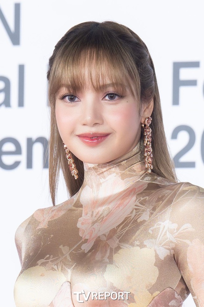 Bộ váy dễ hiểu lầm của Lisa- Ảnh 7.
