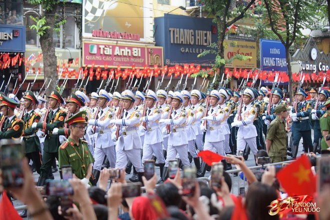 Ng&agrave;y đẹp nhất l&agrave; ng&agrave;y 2/9: C&aacute;c khối diễu binh diễu h&agrave;nh toả ra khắp Thủ đ&ocirc; trong nắng m&ugrave;a thu rực rỡ- Ảnh 13.