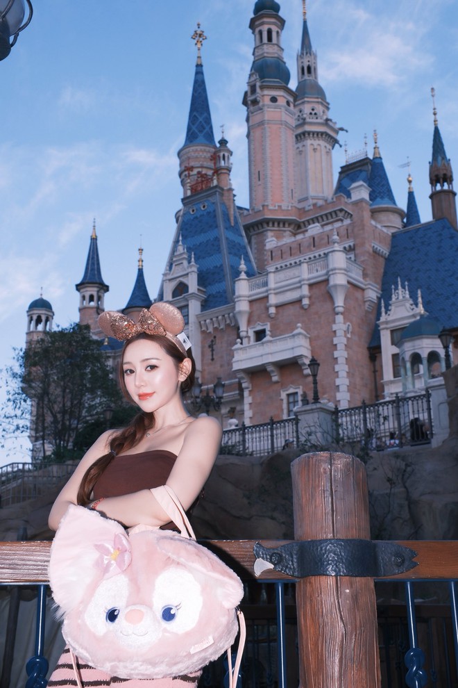 Quỳnh Kool mặt nhỏ xinh như AI, nhưng nhìn xuống phía dưới sao lại thế này?- Ảnh 8.
