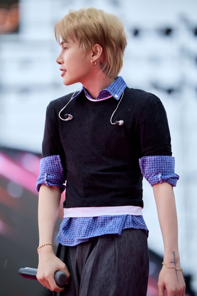 Sơn Tùng M-TP bắt trend outfit "tổng tài" đi xin lỗi, nhưng không đuổi kịp Jack- Ảnh 9.