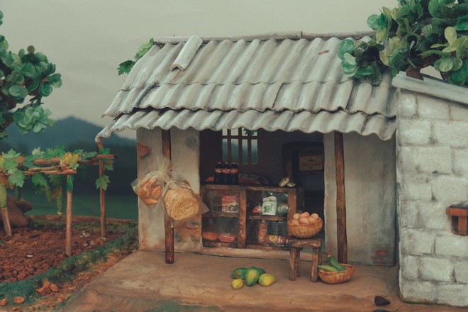 Chiếc bánh Trung thu mô phỏng tiệm tạp hóa tuổi thơ khiến dân mạng mê mẩn- Ảnh 1.