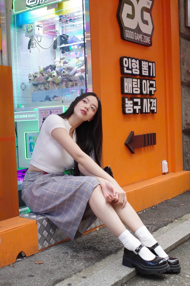 "Luỵ" Thanh Thuỷ ở Seoul, l&ecirc;n đồ như nữ ch&iacute;nh phim H&agrave;n năm 2000- Ảnh 7.