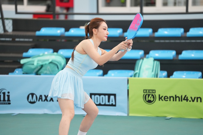 Chân dung nữ CEO chiến đét ở Fancy Pickleball #withGalaxy: Diện cây đồ 10 triệu, vibe phú bà nhìn là biết- Ảnh 7.