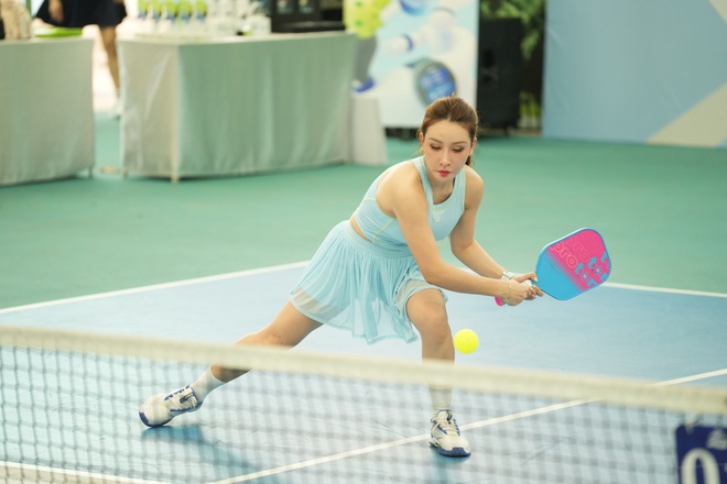 Chân dung nữ CEO chiến đét ở Fancy Pickleball #withGalaxy: Diện cây đồ 10 triệu, vibe phú bà nhìn là biết- Ảnh 4.