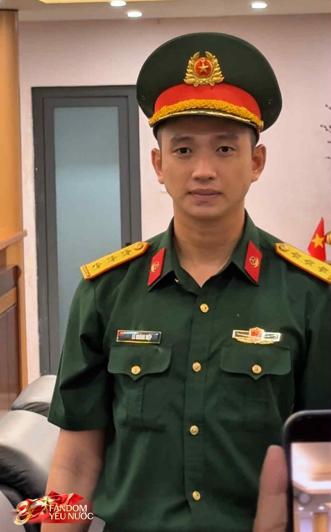 Thượng uý Lê Hoàng Hiệp đã về TP.HCM, hàng trăm người thấy được bóng lưng là mãn nguyện- Ảnh 14.