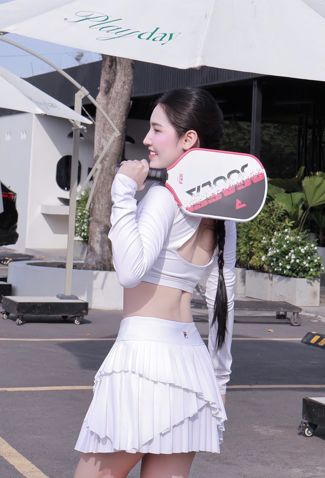 Cô gái sinh năm 1998 đầu tư 100 triệu chơi pickleball và vô địch: 4 đôi giày, 20 bộ đồ, còn gì nữa?- Ảnh 1.