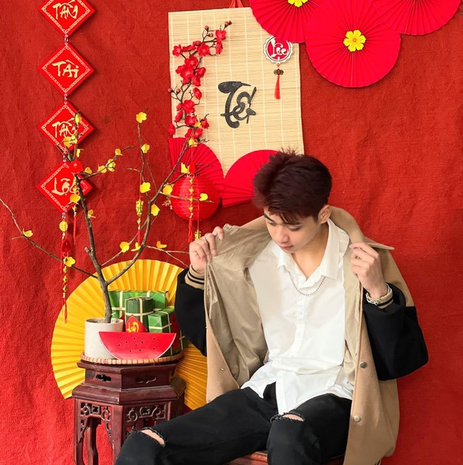 Quá khứ boy phố của Lê Văn Tú: Chàng lính tuổi 20 đẹp trai gấp 10 lần nhờ "ăn cơm nhà nước"- Ảnh 9.