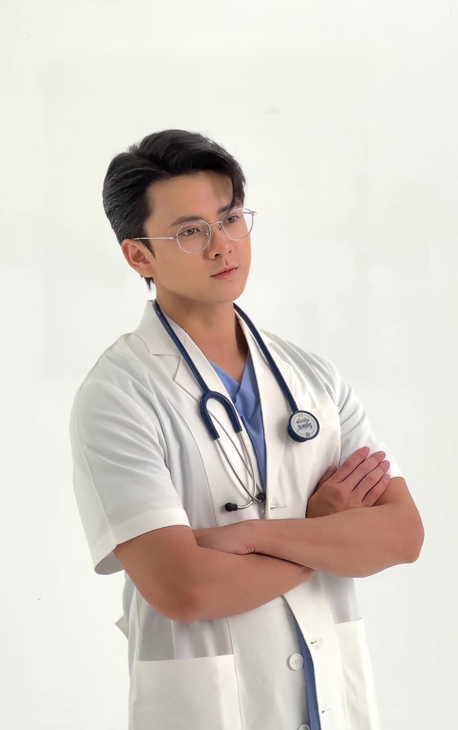 "B&aacute;c sĩ đẹp trai nhất Tuy&ecirc;n Quang" chia tay nữ diễn vi&ecirc;n phim Việt giờ v&agrave;ng giờ sống ra sao?- Ảnh 1.