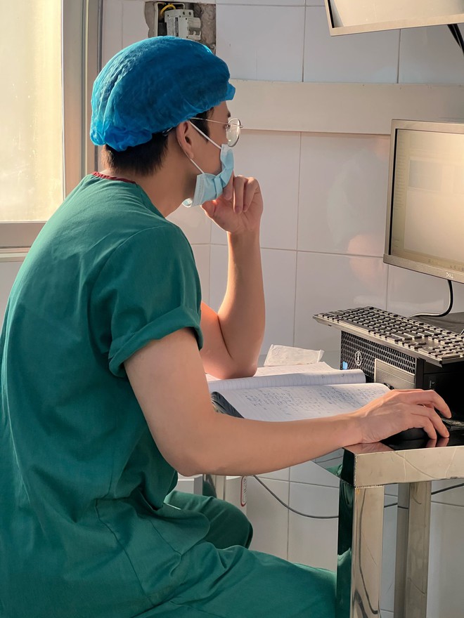 "B&aacute;c sĩ đẹp trai nhất Tuy&ecirc;n Quang" chia tay nữ diễn vi&ecirc;n phim Việt giờ v&agrave;ng giờ sống ra sao?- Ảnh 5.