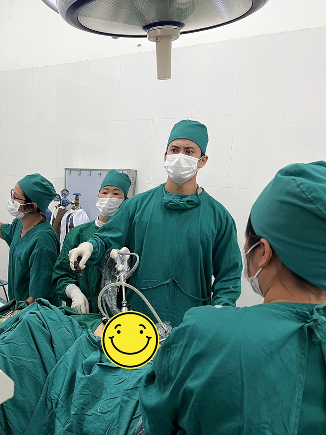 "B&aacute;c sĩ đẹp trai nhất Tuy&ecirc;n Quang" chia tay nữ diễn vi&ecirc;n phim Việt giờ v&agrave;ng giờ sống ra sao?- Ảnh 6.