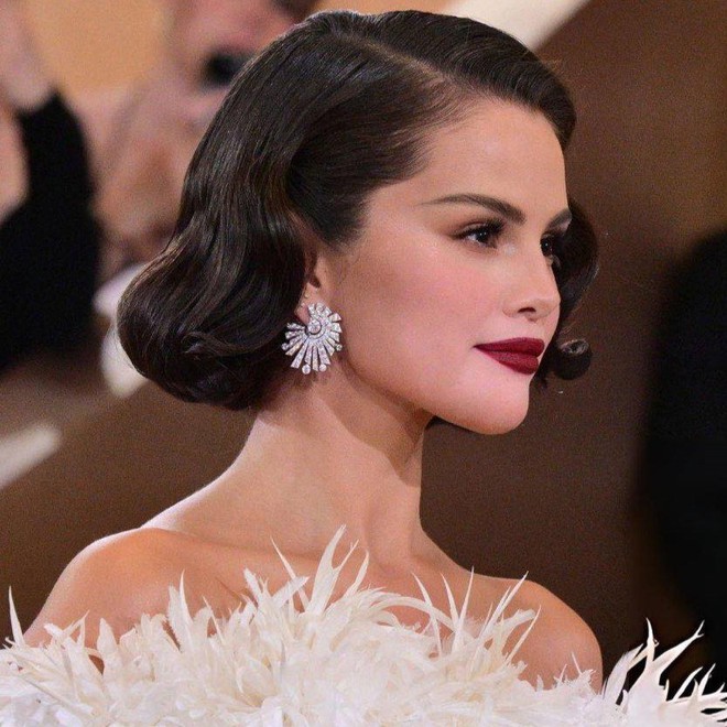 Bạch Tuyết Hollywood "đ&aacute; bay" Lisa khỏi bảng xếp hạng, l&agrave; Top 1 trong l&ograve;ng Vogue- Ảnh 2.