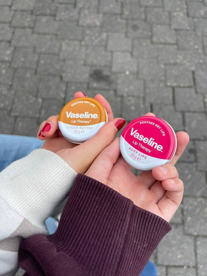 Đồ dưỡng m&ocirc;i huyền thoại của m&ugrave;a lạnh: Gi&aacute; rẻ kh&ocirc;ng c&oacute; đối thủ, Jennie cũng phải m&ecirc;- Ảnh 2.