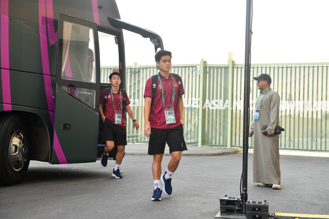 Hạ U23 UAE sau trận đấu nghẹt thở, U23 Việt Nam hiên ngang vào bán kết U23 châu Á- Ảnh 4. Hạ U23 UAE sau trận đấu nghẹt thở, U23 Việt Nam hiên ngang vào bán kết U23 châu Á- Ảnh 4.