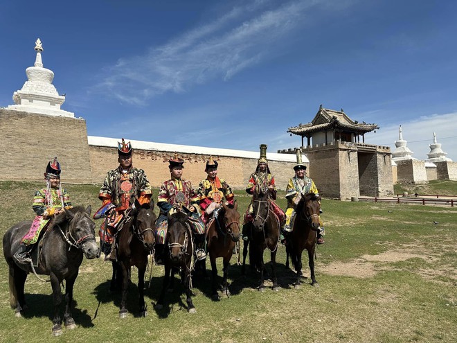 Sau đ&aacute;m cưới viral, c&ocirc; d&acirc;u Việt h&eacute; lộ cơ ngơi nh&agrave; chồng ở M&ocirc;ng Cổ, cuộc sống l&agrave;m d&acirc;u kh&aacute;c xa tưởng tượng- Ảnh 21.