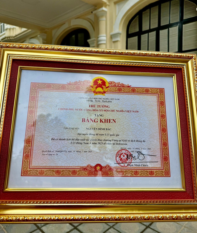 Nguyễn Đ&igrave;nh Bắc: Từng bị loại thẳng v&igrave; chỉ cao 1m50, giờ "ph&aacute; gen" th&agrave;nh cỗ m&aacute;y săn b&agrave;n thắng đỉnh nhất U23 Việt Nam- Ảnh 4.