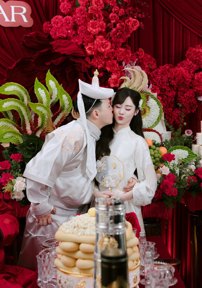 Sau đ&aacute;m cưới viral, c&ocirc; d&acirc;u Việt h&eacute; lộ cơ ngơi nh&agrave; chồng ở M&ocirc;ng Cổ, cuộc sống l&agrave;m d&acirc;u kh&aacute;c xa tưởng tượng- Ảnh 1.