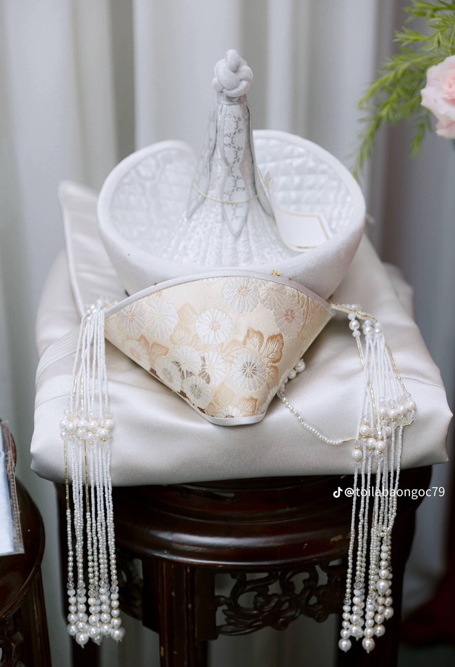 Đám hỏi dâu Việt - rể Mông Cổ hot nhất MXH lúc này, nhà trai gây chú ý với tháp bánh lạ trên bàn lễ- Ảnh 9.