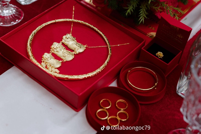 Đám hỏi dâu Việt - rể Mông Cổ hot nhất MXH lúc này, nhà trai gây chú ý với tháp bánh lạ trên bàn lễ- Ảnh 7.