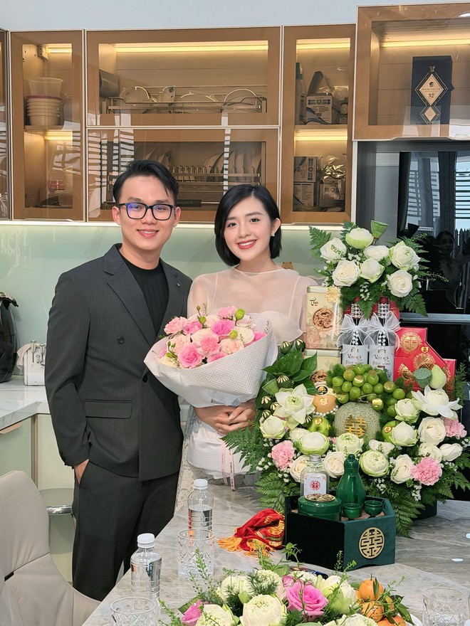 &Aacute; hậu ở Người Ấy L&agrave; Ai th&ocirc;ng b&aacute;o cưới, ch&uacute; rể C&ocirc;ng Vinh bảnh gh&ecirc;!- Ảnh 5.