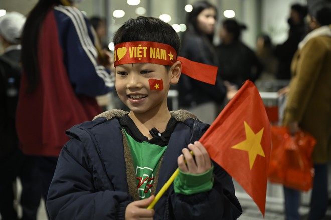 Ch&agrave;o đ&oacute;n những "chiến binh" U23 Việt Nam ki&ecirc;n cường mang huy chương đồng U23 ch&acirc;u &Aacute; về nước- Ảnh 14.