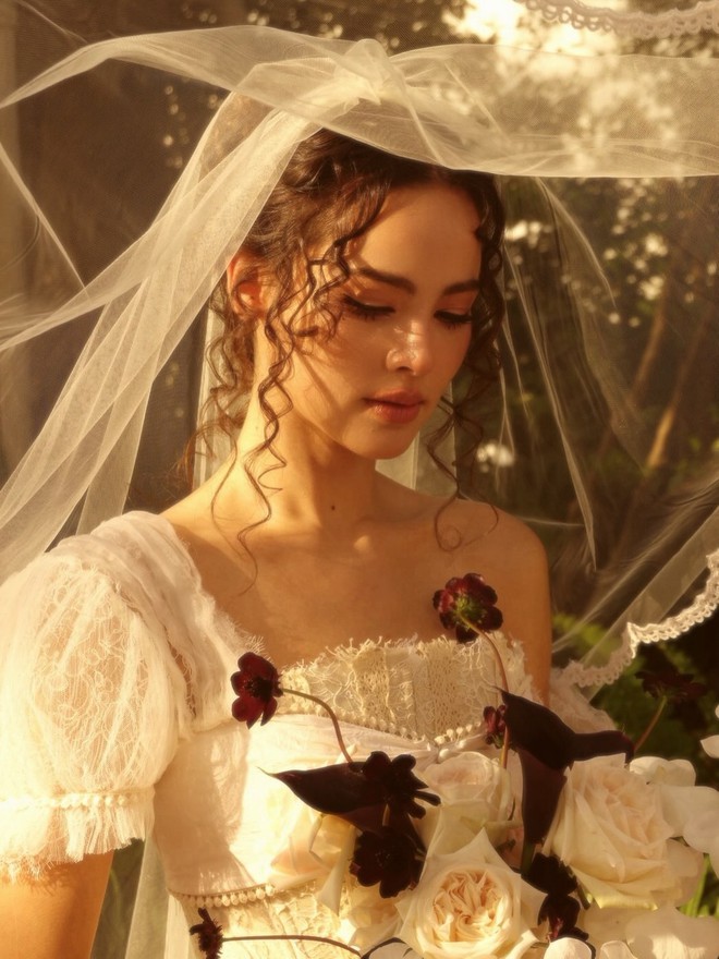 Tiệc độc th&acirc;n viral của "b&ocirc;ng hồng lai đẹp nhất Th&aacute;i Lan": Bảo sao chỉ đi dạo TTTM cũng th&agrave;nh si&ecirc;u sao!- Ảnh 3.