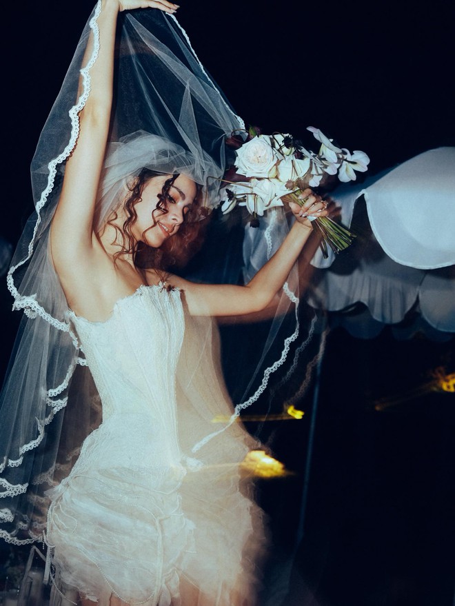 Tiệc độc th&acirc;n viral của "b&ocirc;ng hồng lai đẹp nhất Th&aacute;i Lan": Bảo sao chỉ đi dạo TTTM cũng th&agrave;nh si&ecirc;u sao!- Ảnh 6.