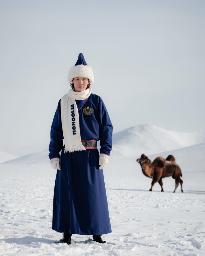 Thứ đ&aacute;ng ngắm nhất l&uacute;c n&agrave;y l&agrave; đồng phục Olympic của M&ocirc;ng Cổ: Qu&aacute; đẹp, qu&aacute; nghệ!- Ảnh 3.