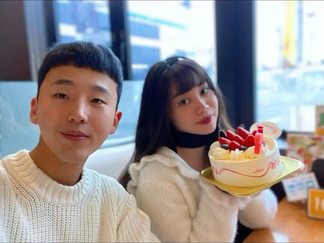 Ch&uacute; rể M&ocirc;ng Cổ hot MXH vừa qua lộ ảnh qu&aacute; khứ: Kh&ocirc;ng thể tin nổi l&agrave; c&ugrave;ng 1 người!- Ảnh 4.