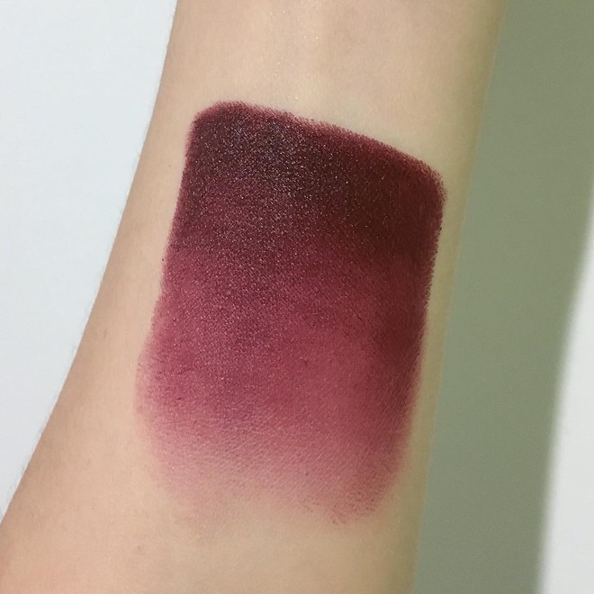 Hơn 2 triệu cô gái thành Conan truy tìm 1 màu son đỏ rượu sang chảnh khó tả- Ảnh 17. Hơn 2 triệu cô gái thành Conan truy tìm 1 màu son đỏ rượu sang chảnh khó tả- Ảnh 17.