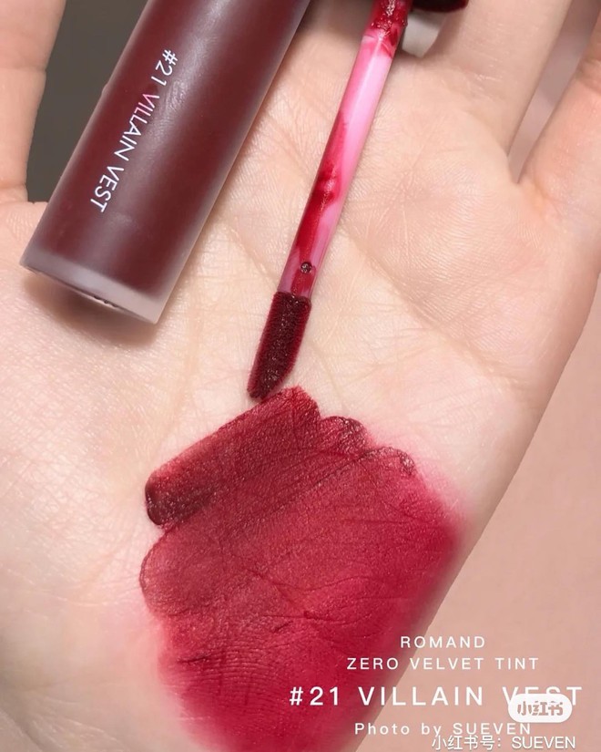 Hơn 2 triệu cô gái thành Conan truy tìm 1 màu son đỏ rượu sang chảnh khó tả- Ảnh 21. Hơn 2 triệu cô gái thành Conan truy tìm 1 màu son đỏ rượu sang chảnh khó tả- Ảnh 21.