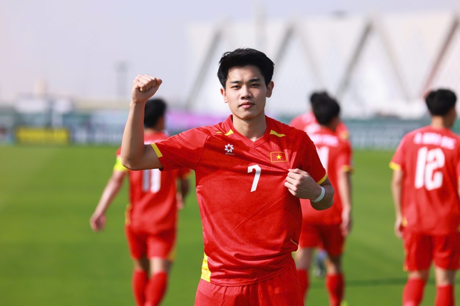 U23 Việt Nam thắng thuyết phục U23 Jordan: Nhà vô địch Đông Nam Á thị uy sức mạnh!- Ảnh 3. U23 Việt Nam thắng thuyết phục U23 Jordan: Nhà vô địch Đông Nam Á thị uy sức mạnh!- Ảnh 3.