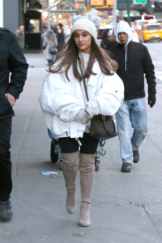 Từ "g&aacute;i chiến" slay tưng bừng, nữ ca sĩ từng b&ugrave;ng k&egrave;o fan Việt 8 năm trước nay hốc h&aacute;c đến trơ xương- Ảnh 7.