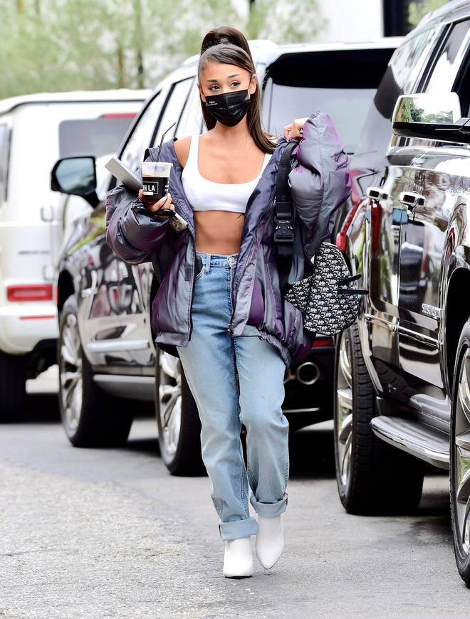 Từ "g&aacute;i chiến" slay tưng bừng, nữ ca sĩ từng b&ugrave;ng k&egrave;o fan Việt 8 năm trước nay hốc h&aacute;c đến trơ xương- Ảnh 8.