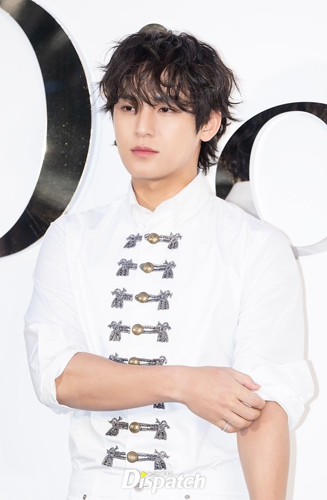 D&agrave;n trai đẹp g&acirc;y n&aacute;o loạn mạng x&atilde; hội- Ảnh 15.