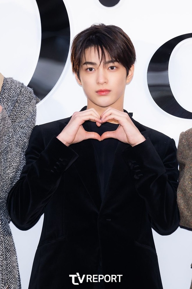 D&agrave;n trai đẹp g&acirc;y n&aacute;o loạn mạng x&atilde; hội- Ảnh 8.