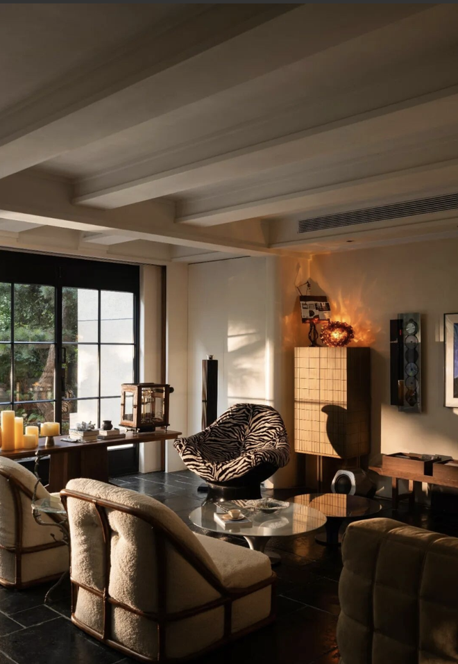 Cặp vợ chồng 9x x&acirc;y biệt thự 300m2 để sống an nh&agrave;n ở tuổi 40, lỗ 50% vẫn h&agrave;i l&ograve;ng: &ldquo;60 tuổi mới nghỉ hưu l&agrave; qu&aacute; muộn&rdquo;- Ảnh 1.