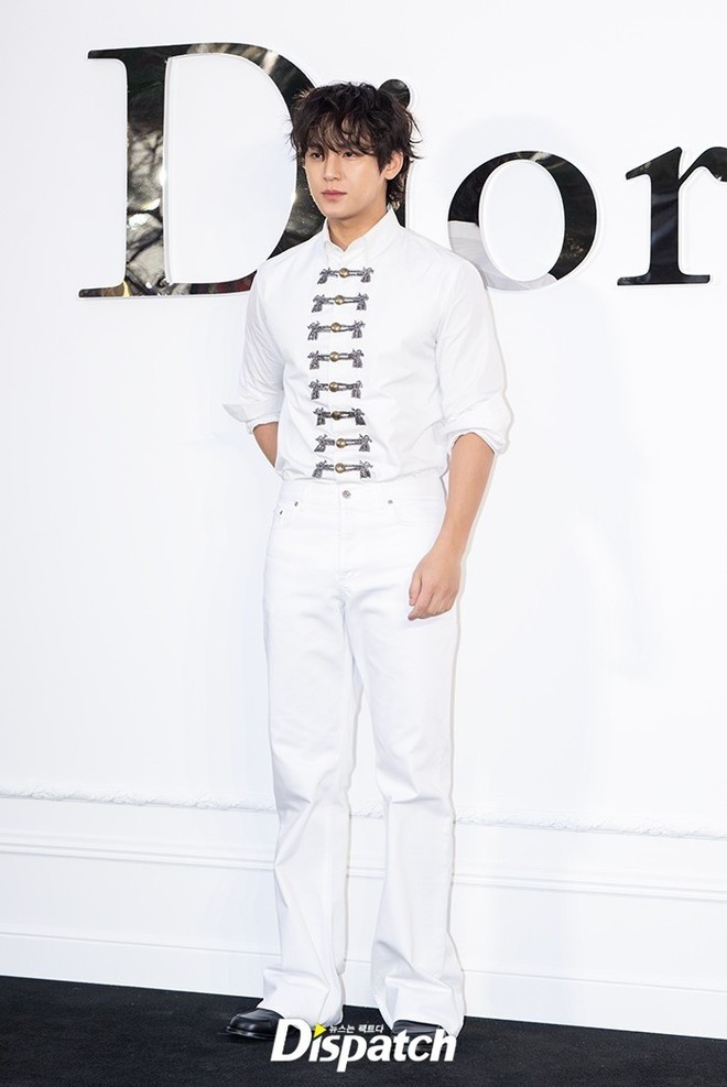 D&agrave;n trai đẹp g&acirc;y n&aacute;o loạn mạng x&atilde; hội- Ảnh 17.