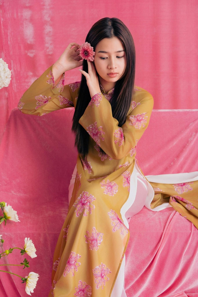 Con g&aacute;i NSƯT Hồ Ho&agrave;i Anh bước ra, T&oacute;c Ti&ecirc;n sốc- Ảnh 8.