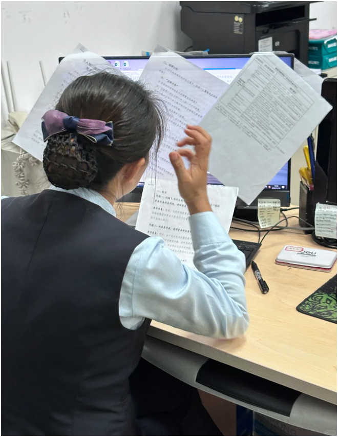 Sau 22 giờ, chuyện g&igrave; xảy ra b&ecirc;n trong c&aacute;c to&agrave; nh&agrave; ng&acirc;n h&agrave;ng, c&ocirc;ng ty c&ocirc;ng nghệ ở Trung Quốc?- Ảnh 5.