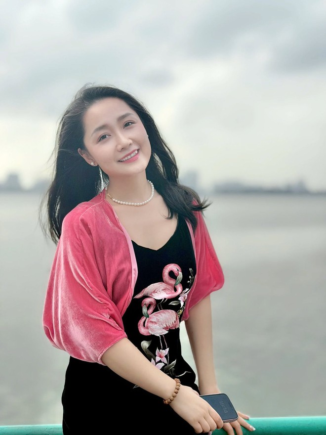 Thủ khoa SN 1988 từng l&agrave; BTV trẻ nhất l&ecirc;n s&oacute;ng Thời sự 19h - Ảnh 8.