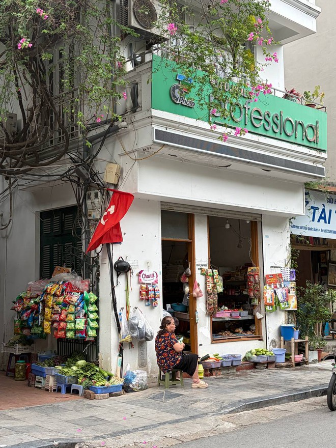 H&agrave; Nội hạ gần 10 độ chỉ sau một đ&ecirc;m, d&acirc;n t&igrave;nh đồng loạt rủ nhau &ldquo;xin nghỉ l&agrave;m để đi lượn phố&rdquo; - Ảnh 12.